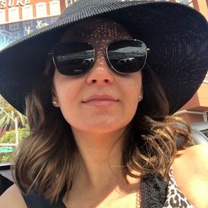 Meet your Posher, Beatrix